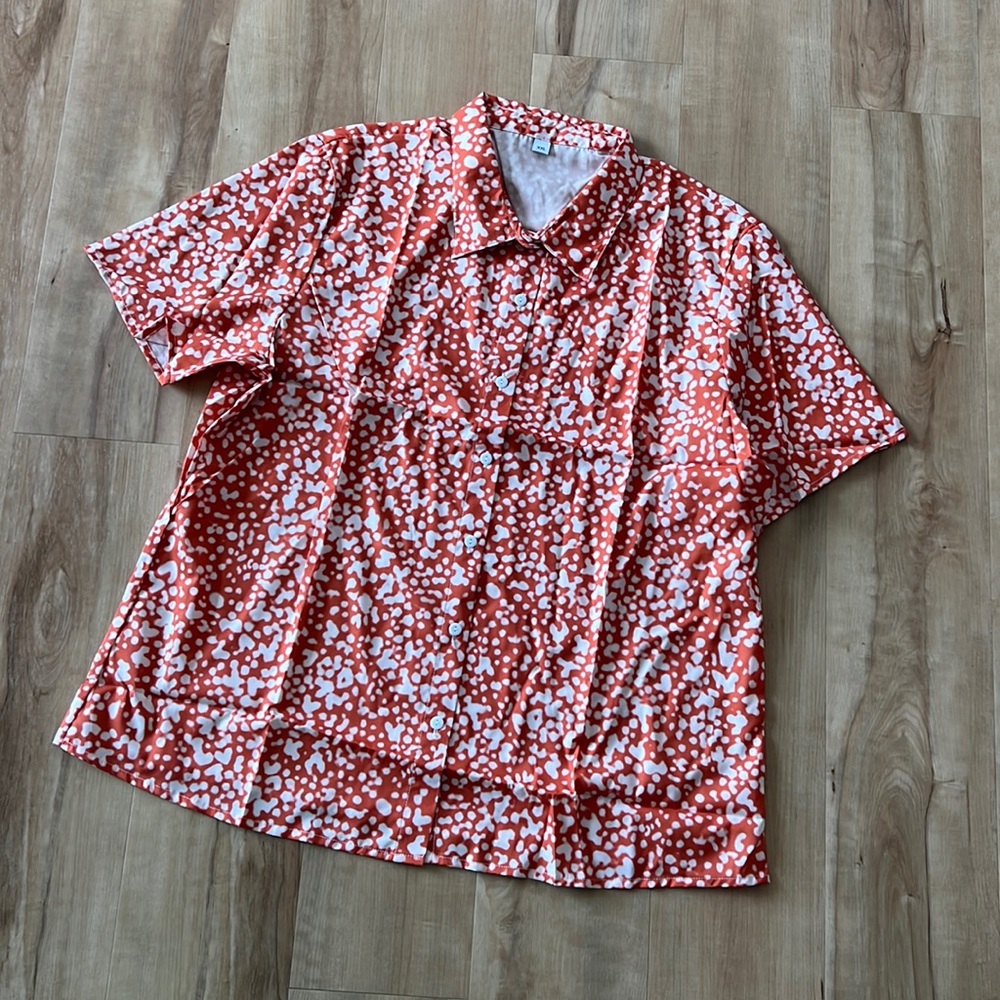 NWT spotted button up silk blouse